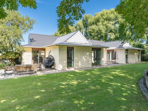 19 Tirohanga Road, North Taieri