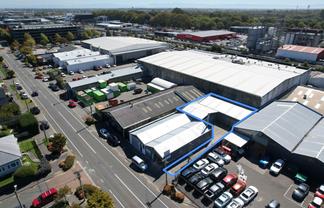 270sqm Addington warehouse, yard and 3 roller doors 