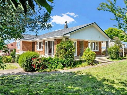 2 Knights Drive, Hillpark