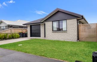 6 Harry Manship Crescent, Halswell