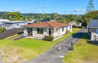 201A The Square, Whangamata
