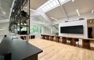 DOUBLE HEIGHT PREMIUM WOKPLACE
