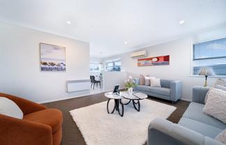 102 Tirimoana Road, Te Atatu South