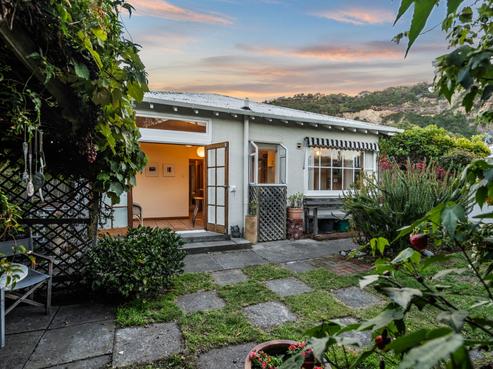 1 Dryden Street, Sumner