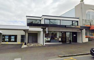 BOUTIQUE PONSONBY / THREE LAMPS OFFICE
