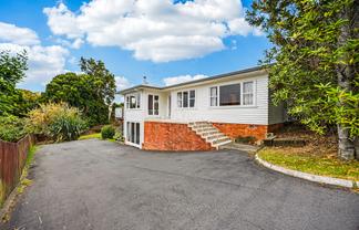 49 Tiroroa Avenue, Te Atatu South