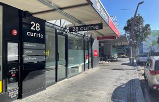 Level 1 office of 75 sqm + 1 secure car park