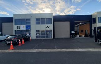 Large Modern Papamoa Unit