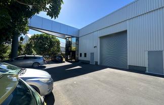 Refurbished Office & High‑Stud Warehouse