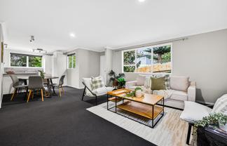 2/22 Hobby Avenue, Birkdale