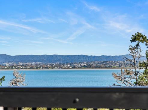 8 Eucalyptus Place, Beach Haven