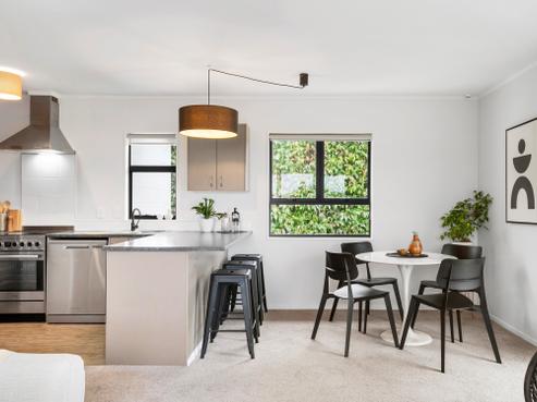6/17 Coyle Street, Sandringham