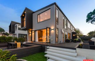 18A The Esplanade, Eastern Beach