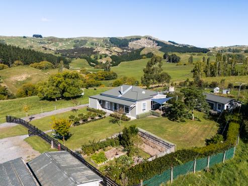 2033 Kahuranaki Road, Havelock North