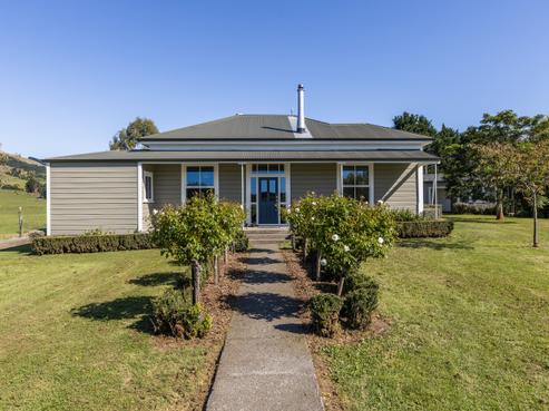 2033 Kahuranaki Road, Havelock North