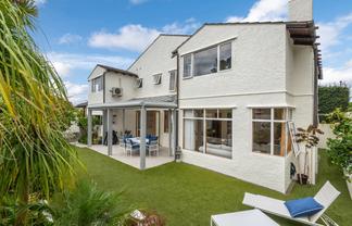 2/14 Sanders Avenue, Takapuna