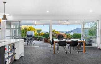 890 Whangaparaoa Road, Manly