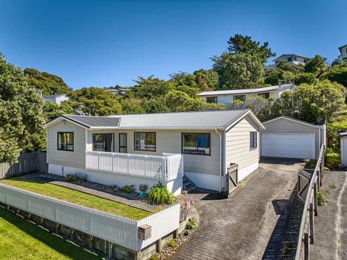 55 Omapere Street, Whitby