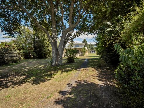 64 Robinson Avenue, Holdens Bay