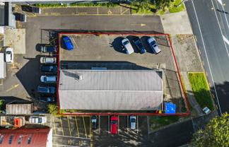 Freehold standalone trade retail