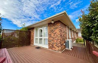 2/8 Bowling Avenue, Epsom