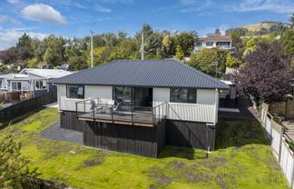 21 Braeside, Kinmont Park