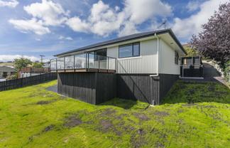 21 Braeside, Kinmont Park