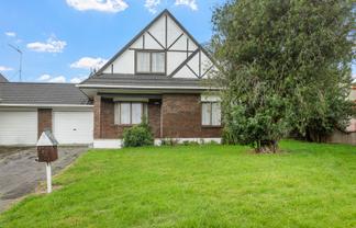 2/2 Photinia Place, Botany Downs