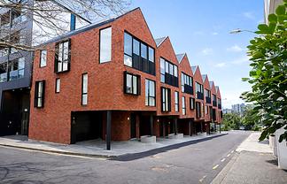 2/4 Madeira Lane, Grafton