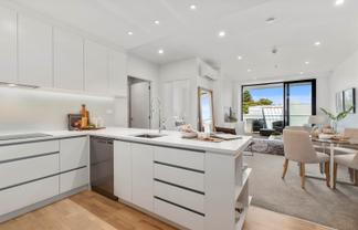 104/8a Lake Pupuke Drive, Takapuna