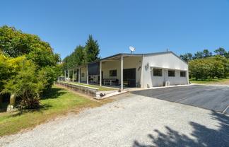 100 Whalers Road, Pukenui