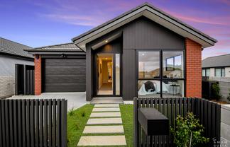 101 John Main Drive, Ramarama