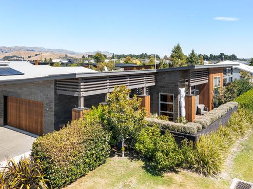 14 Corsair Crescent, Burleigh