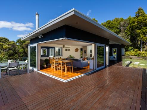 296 Piha Road, Piha