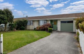 36 Criterion Street, Bulls