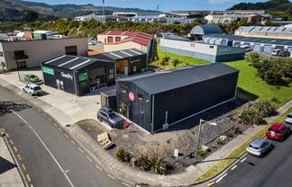 Like new - triple tenancy investment