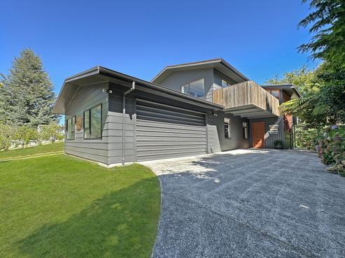 82 Marina Terrace, Kinloch