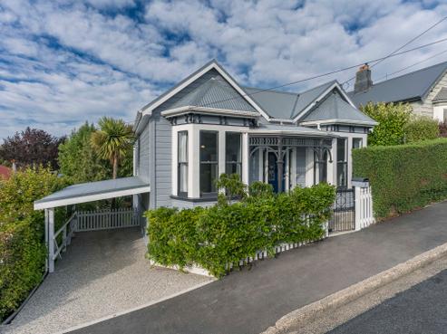 7 Mosgiel Street, Mornington