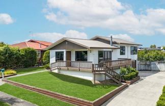 57 Lansdowne Crescent, Glenview