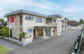 FHGC Motel on Fenton Street with Mineral Pool