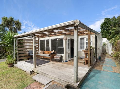 17 Ngaio Road, Raumati Beach