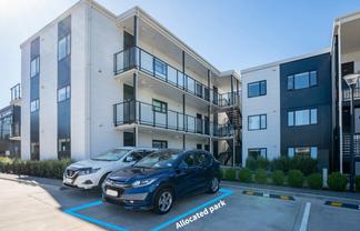 G04/17 Vialou Street, Hamilton Central