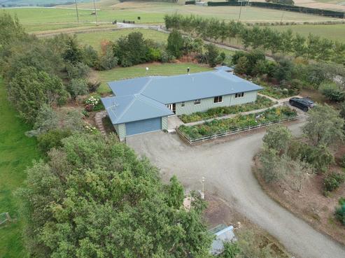 374 Airedale Road, Weston
