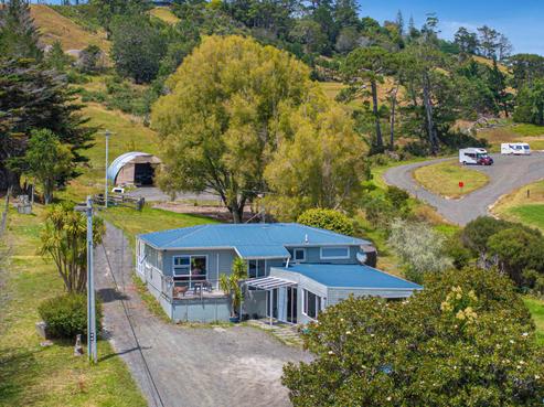 411 Pine Valley Road, Dairy Flat