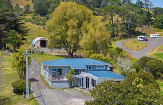 411 Pine Valley Road, Dairy Flat