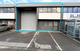 Practical 222m² Warehouse and Office