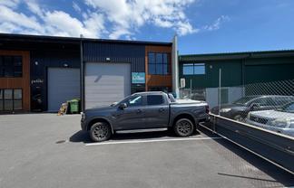 Near new, high spec Papamoa unit