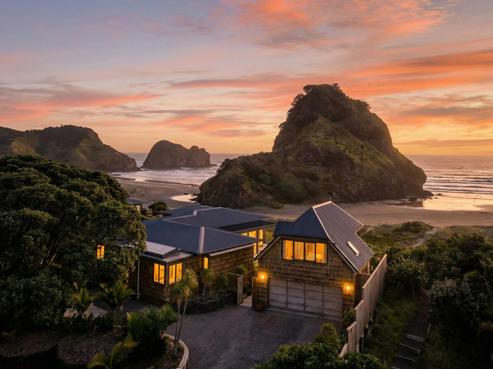 24 Garden Road, Piha