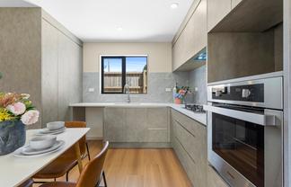 2/13 Hilda Road, Favona