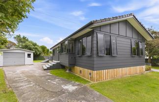 5 Hurworth Grove, Waikanae